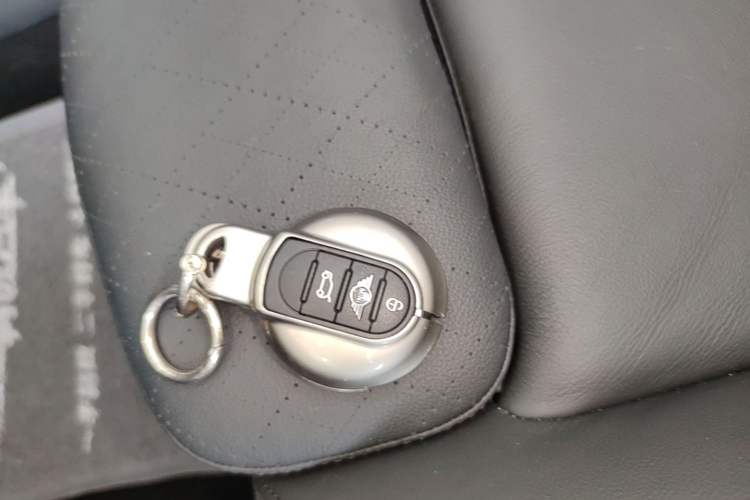 Used MINI 2022 Revised 1.5T COOPER CABRIO Classic Edition Interior 1