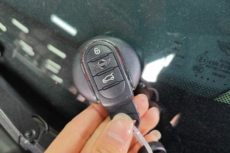 Used MINI 2022 1.5T COOPER Classic Edition Interior 1