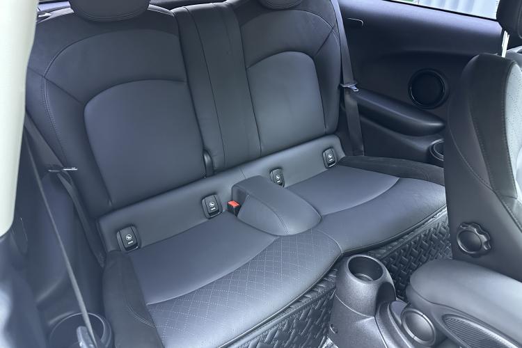 Used MINI 2022 Updated 1.5T COOPER Artist Interior 2