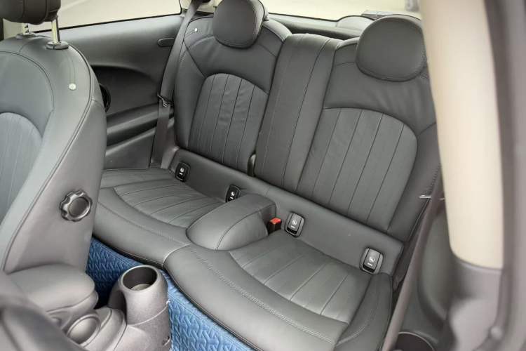 Used MINI 2022 2.0T COOPER S CABRIO Artist Interior 3