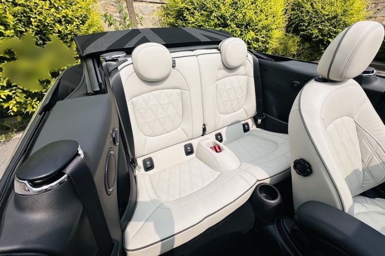 Used MINI 2022 Revised 2.0T COOPER S CABRIO Sidewalk Interior 4