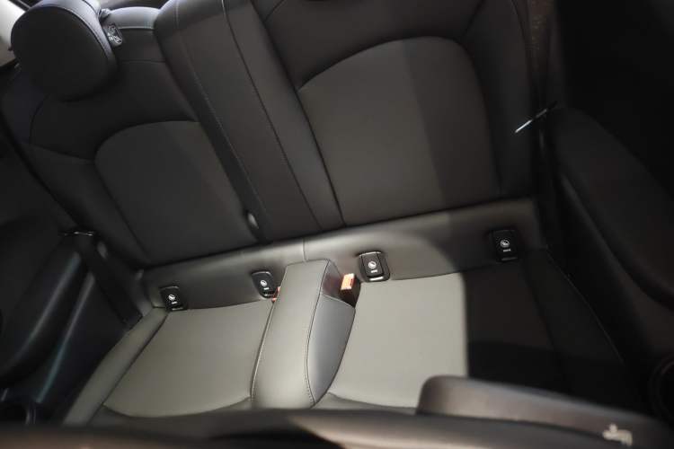 Used MINI 2022 1.5T COOPER Classic Edition Interior 4