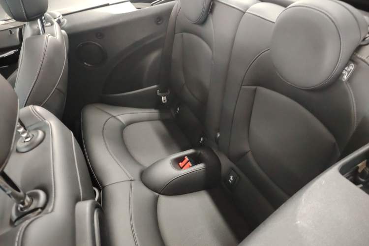 Used MINI 2022 Revised 1.5T COOPER CABRIO Classic Edition Interior 4
