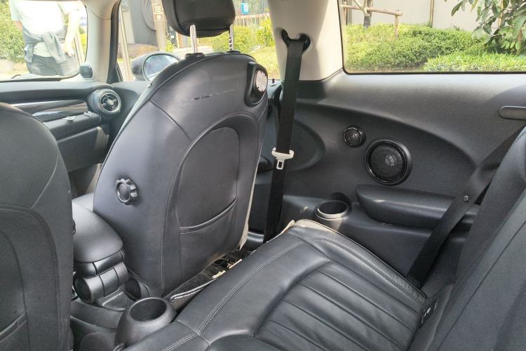 Used MINI 2022 2.0T COOPER S Artist Interior 4