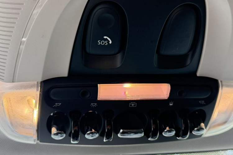 Used MINI 2022 2.0T COOPER S Artist Interior 6