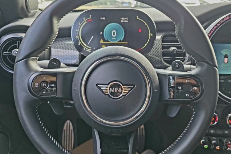 Used MINI 2022 2.0T COOPER S Racing Driver Interior 6