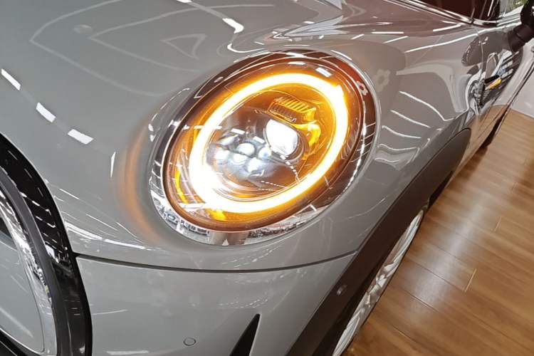 Used MINI 2022 Updated 1.5T COOPER Classic Edition Left Front Headlight