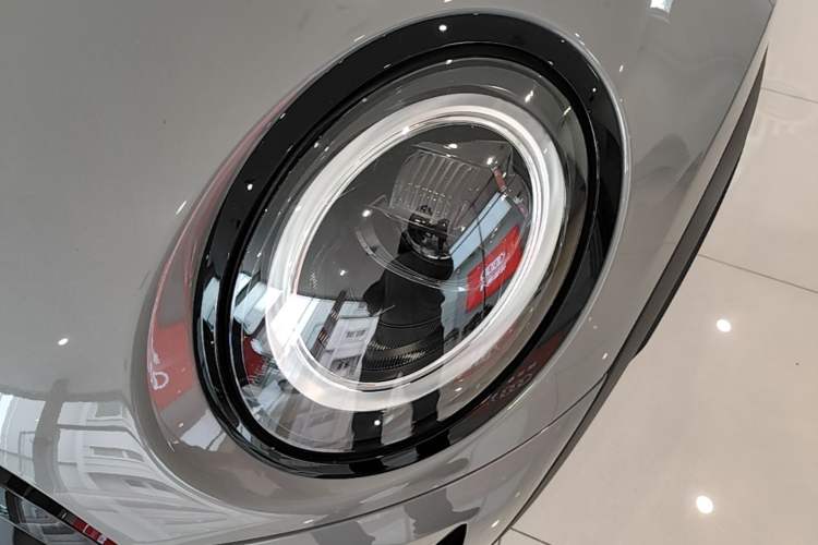 Used MINI 2022 Updated 2.0T COOPER S Classic Edition Five-Door Version Left Front Headlight