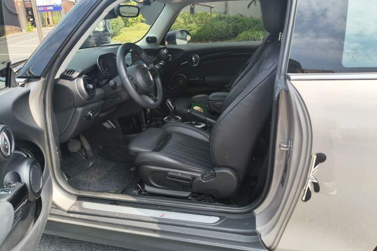 Used MINI 2022 2.0T COOPER S Artist Left Front Seat
