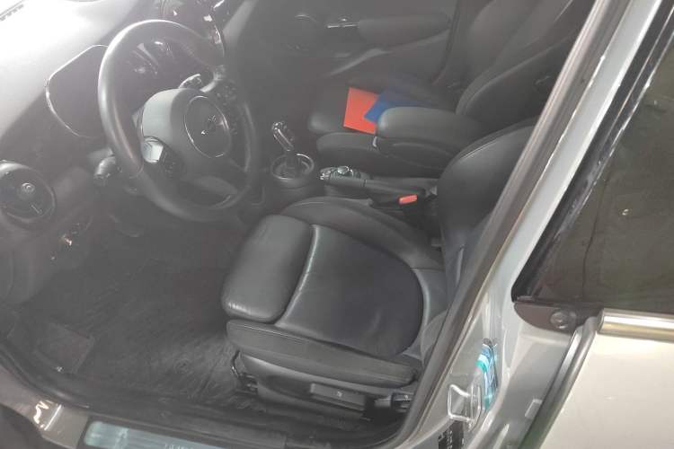 Used MINI 2022 1.5T COOPER Artist Five-Door Edition Left Front Seat