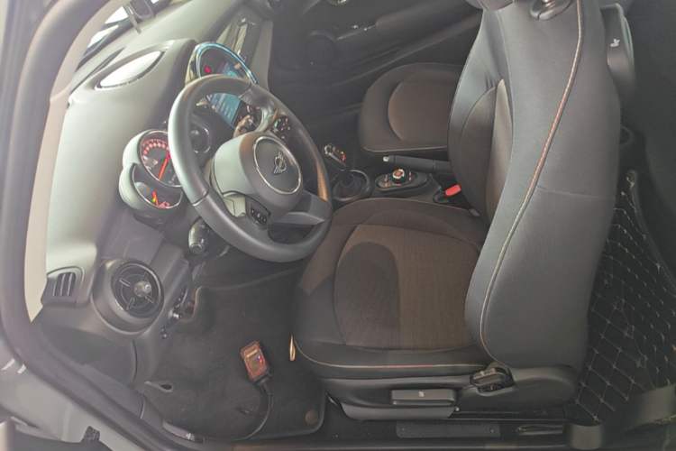 Used MINI 2022 1.5T ONE Left Front Seat