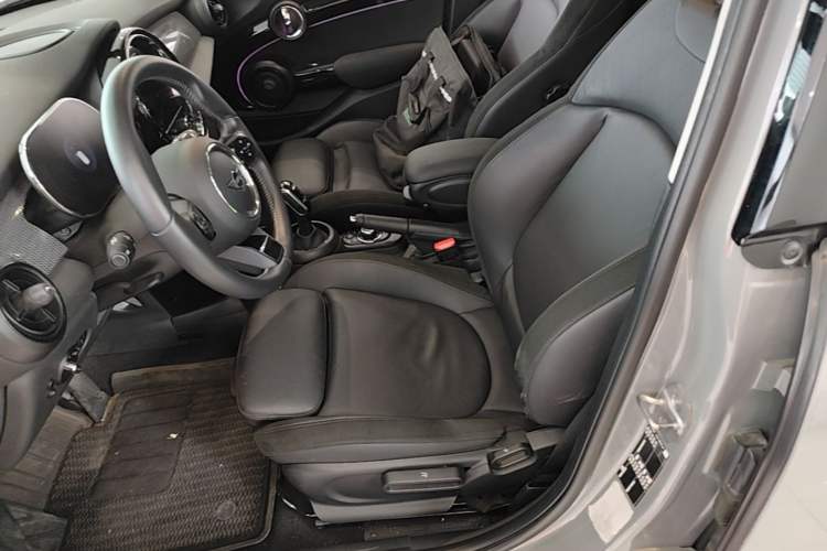 Used MINI 2022 Updated 2.0T COOPER S Classic Edition Five-Door Version Left Front Seat