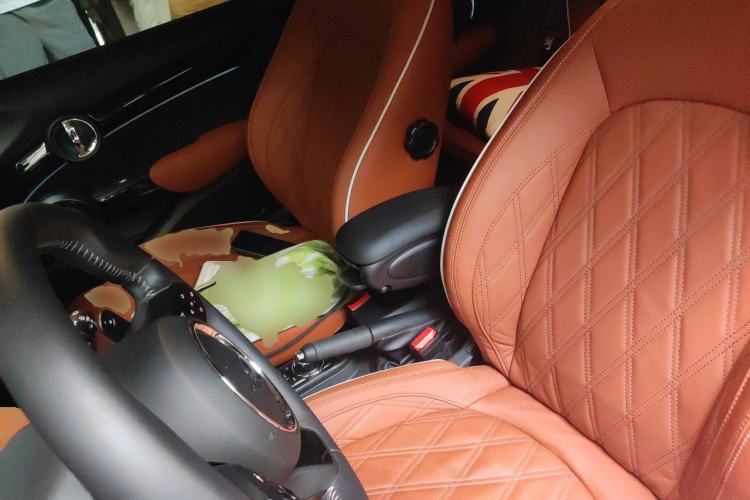Used MINI 2022 Revised 2.0T COOPER S Artist Five-Door Edition Left Front Seat