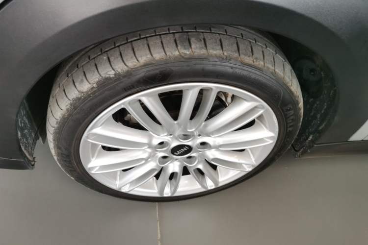 Used MINI 2022 Updated 1.5T COOPER Classic Edition Left Front Wheel Hub