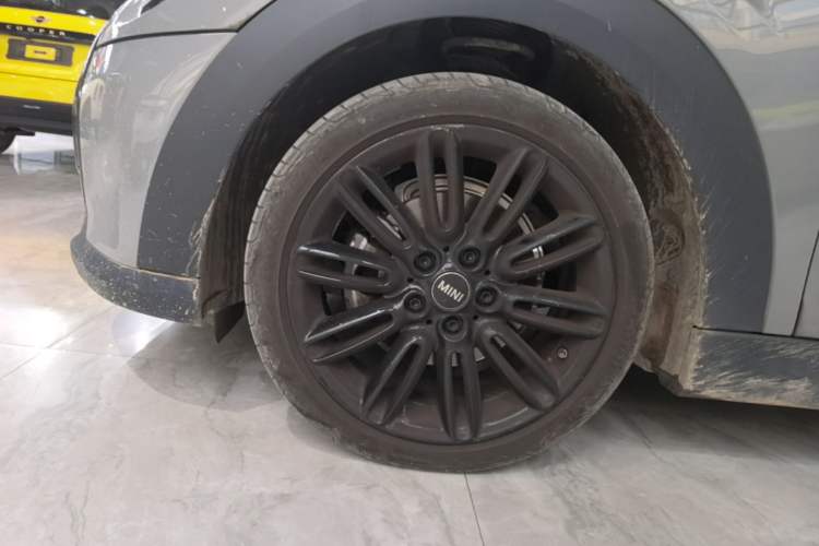 Used MINI 2022 1.5T COOPER Artist Left Front Wheel Hub