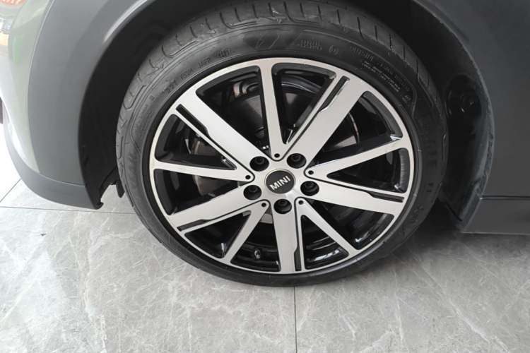 Used MINI 2022 2.0T COOPER S Classic Edition Left Front Wheel Hub