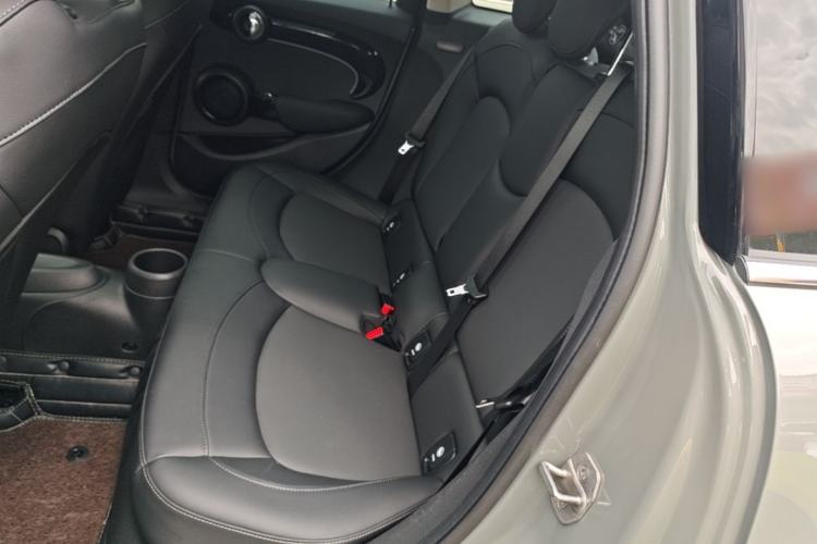 Used MINI 2022 Updated 1.5T COOPER Classic Edition Five-Door Version Left Rear Seat