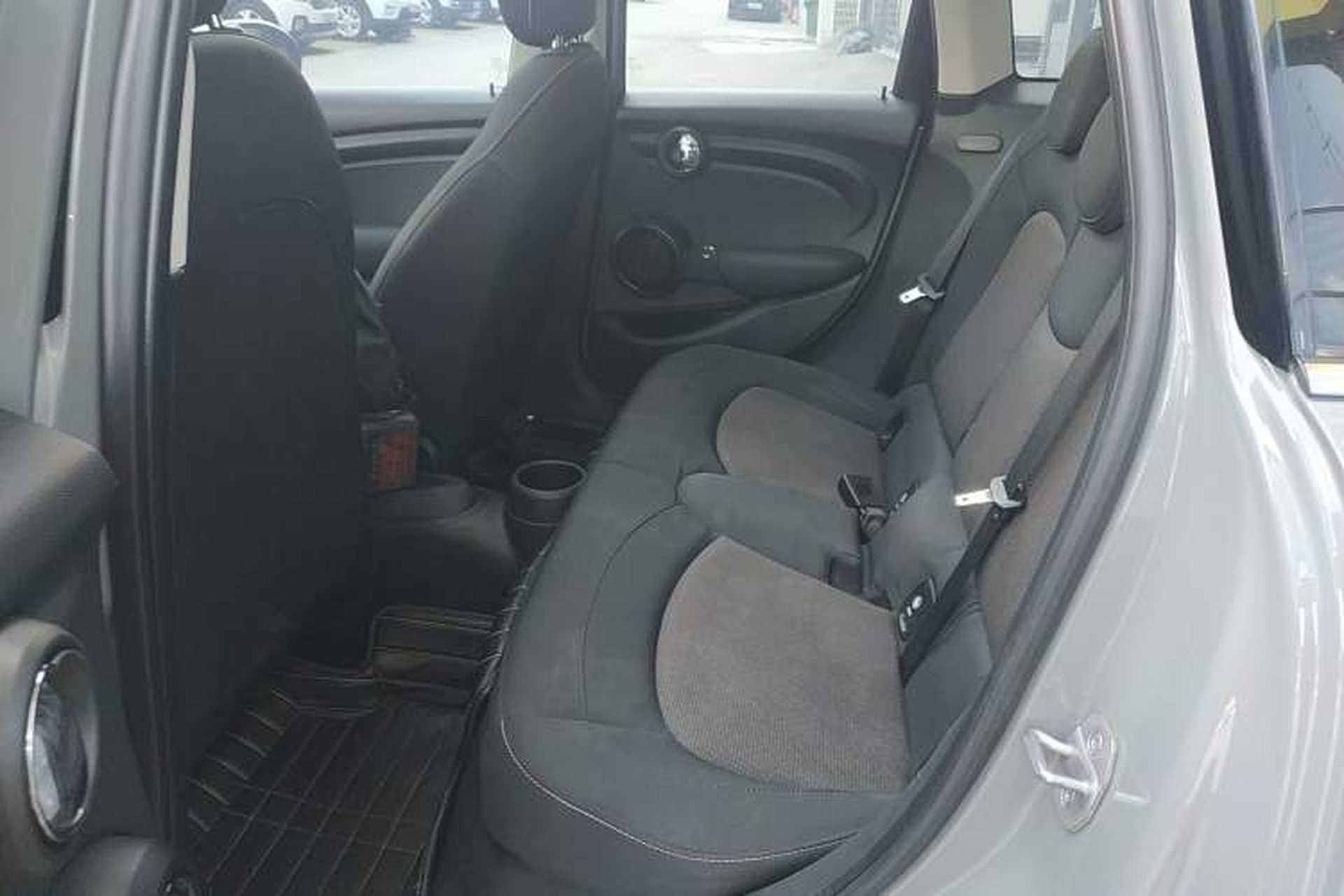 Used MINI 2022 Updated 1.5T ONE Five-Door PLUS Edition Left Rear Seat