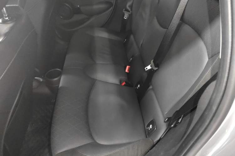 Used MINI 2022 1.5T COOPER Artist Five-Door Edition Left Rear Seat