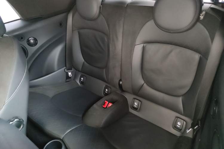 Used MINI 2022 Revised 1.5T COOPER CABRIO Classic Edition Left Rear Seat
