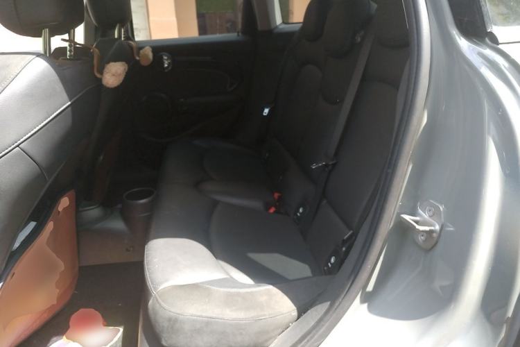 Used MINI 2022 1.5T Camden Limited Edition Five-Door Version Left Rear Seat