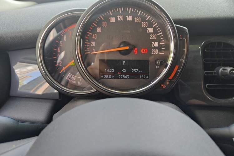 Used MINI 2022 1.5T ONE Five-Door PLUS Odometer Close Up