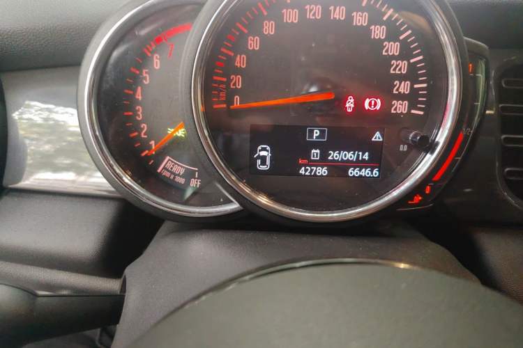 Used MINI 2022 1.5T ONE Five-Door PLUS Odometer Close Up