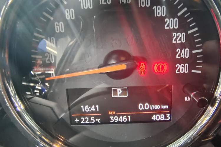 Used MINI 2022 1.5T ONE Five-Door PLUS Odometer Close Up