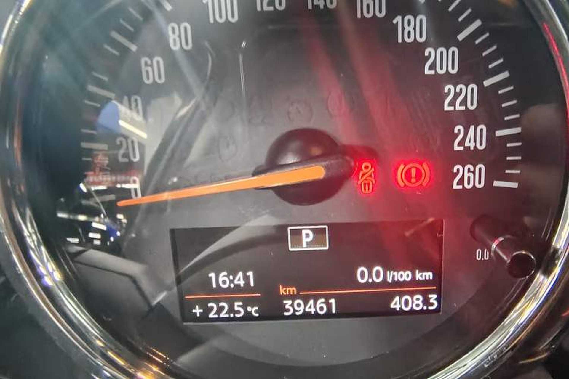 Used MINI 2022 1.5T ONE Five-Door PLUS Odometer Close Up