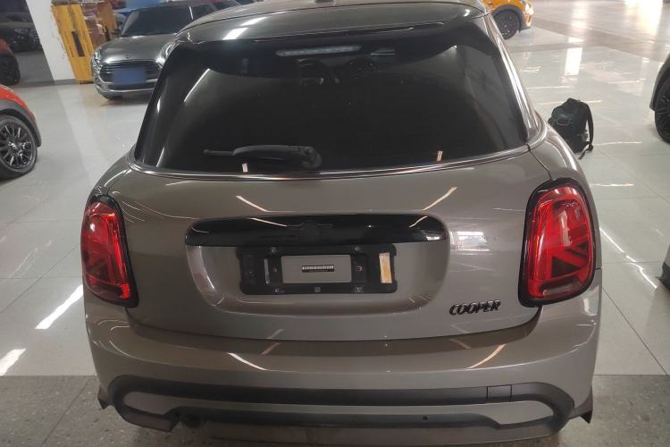 Used MINI 2022 1.5T COOPER Artist Five-Door Edition Rear