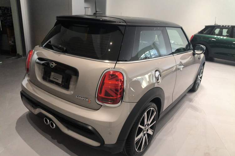 Used MINI 2022 2.0T COOPER S Classic Edition Rear Right 45 Deg