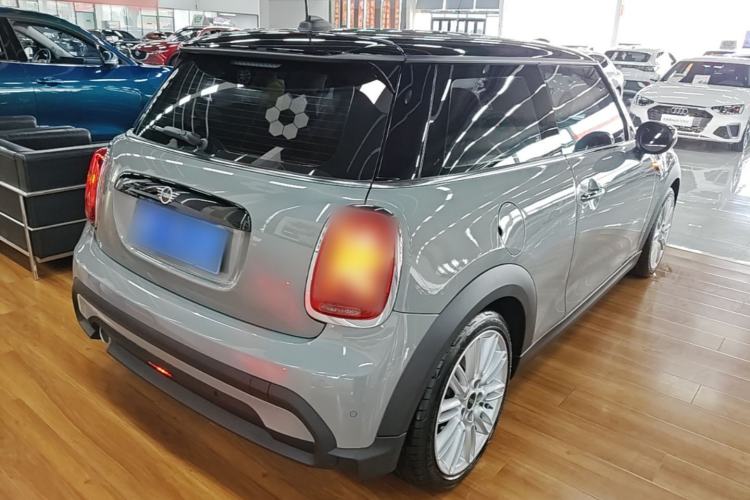 Used MINI 2022 Updated 1.5T COOPER Classic Edition Rear Right 45 Deg