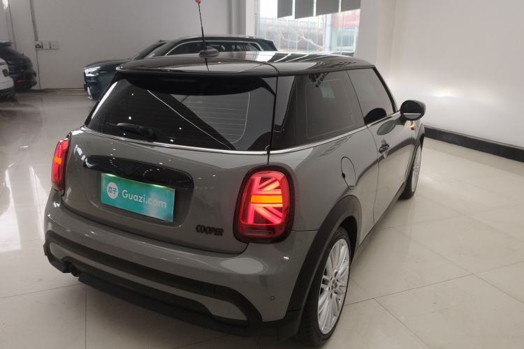 Used MINI 2022 Updated 1.5T COOPER Classic Edition Rear Right 45 Deg