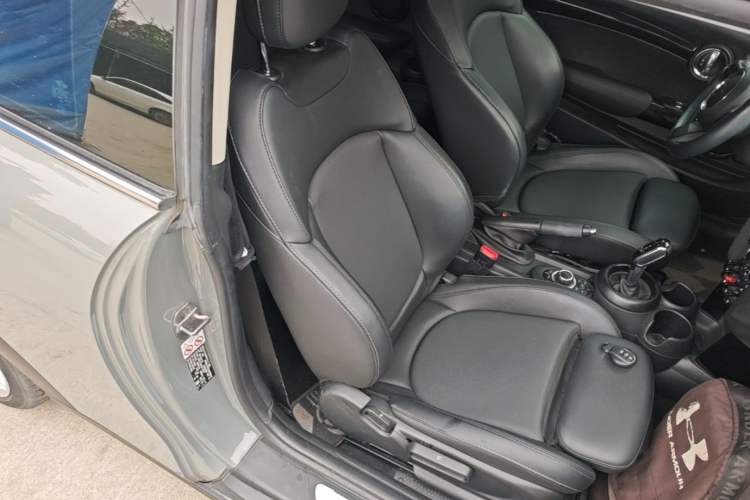Used MINI 2022 Updated 1.5T COOPER Classic Edition Right Front Seat