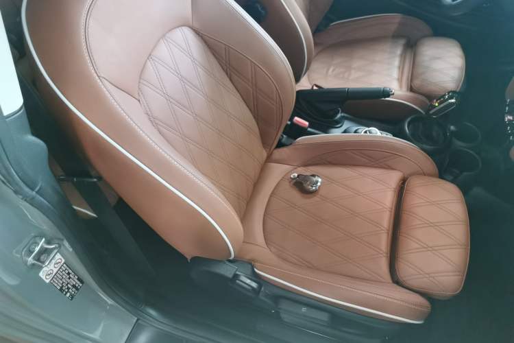 Used MINI 2022 Updated 1.5T COOPER Classic Edition Right Front Seat