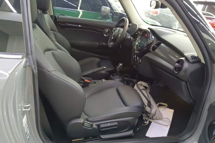 Used MINI 2022 Updated 1.5T COOPER Classic Edition Right Front Seat