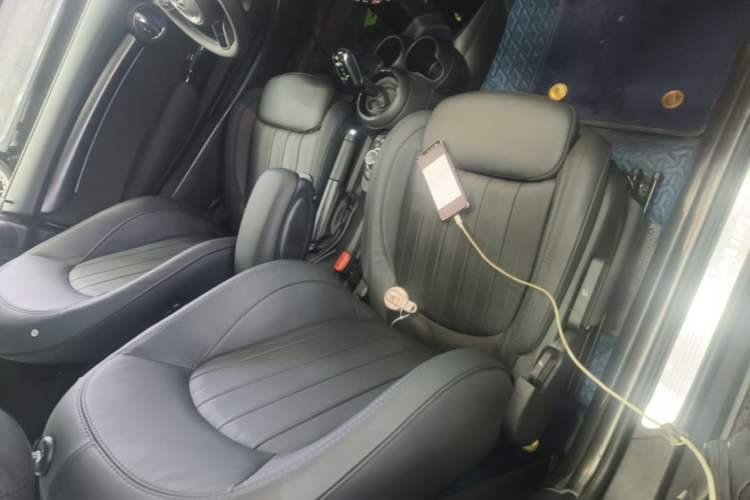 Used MINI 2022 2.0T COOPER S CABRIO Artist Right Front Seat