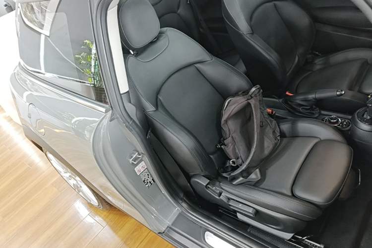Used MINI 2022 Updated 1.5T COOPER Classic Edition Right Front Seat