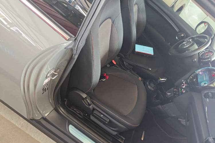 Used MINI 2022 1.5T ONE Right Front Seat