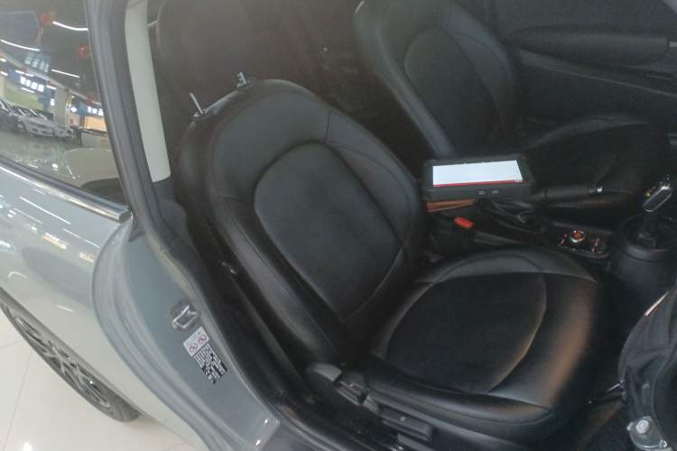 Used MINI 2022 Updated 1.5T ONE Right Front Seat