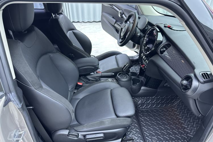 Used MINI 2022 Updated 1.5T COOPER Artist Right Front Seat