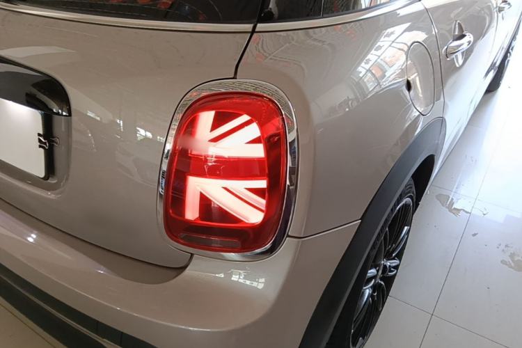Used MINI 2022 1.5T COOPER Artist Five-Door Edition Right Rear Taillight