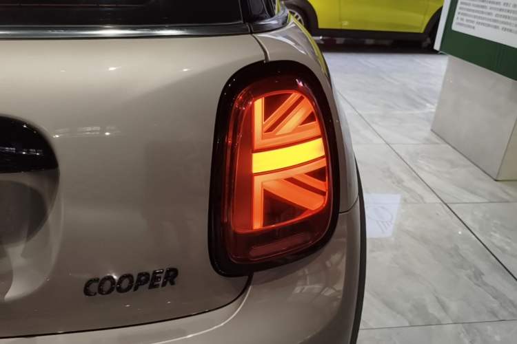Used MINI 2022 Updated 1.5T COOPER Artist Right Rear Taillight
