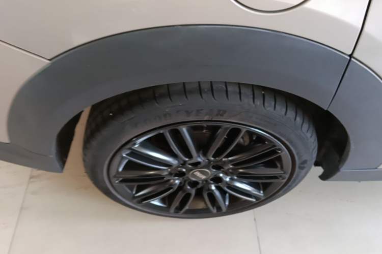 Used MINI 2022 1.5T COOPER Artist Five-Door Edition Right Rear Wheel Hub