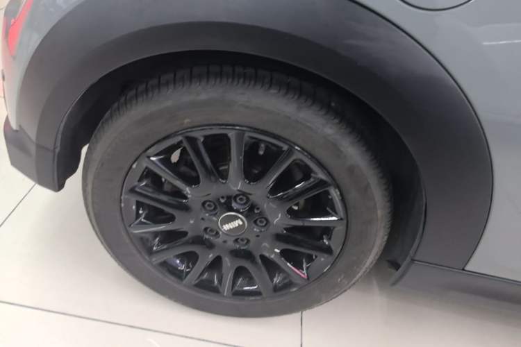 Used MINI 2022 1.5T ONE Right Rear Wheel Hub