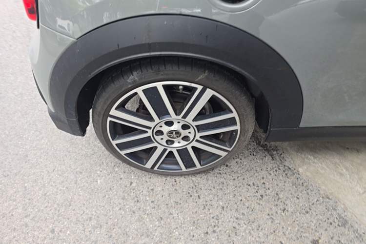 Used MINI 2022 Updated 2.0T COOPER S Artist Right Rear Wheel Hub
