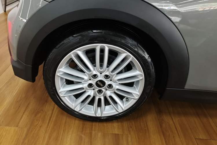 Used MINI 2022 Updated 1.5T COOPER Classic Edition Right Rear Wheel Hub