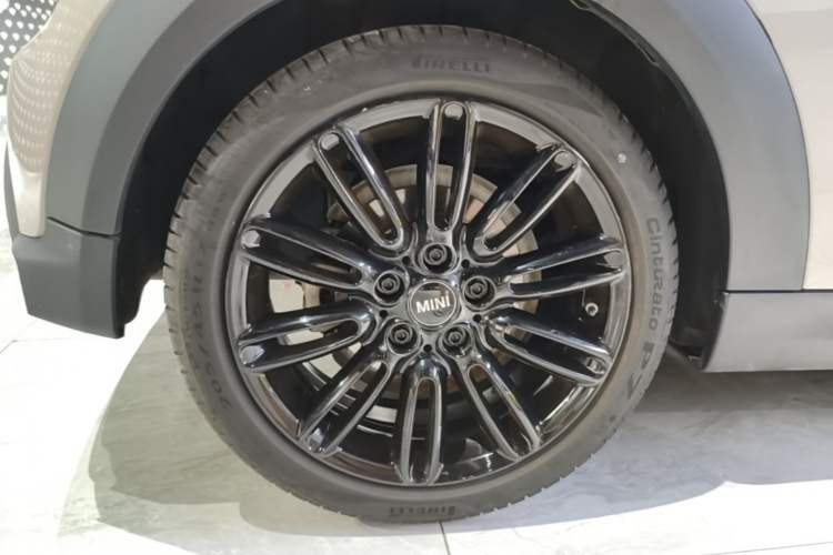 Used MINI 2022 Updated 1.5T COOPER Artist Right Rear Wheel Hub