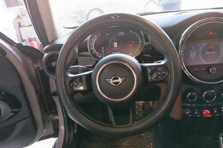 Used MINI 2022 1.5T COOPER Artist Five-Door Edition Steering Wheel