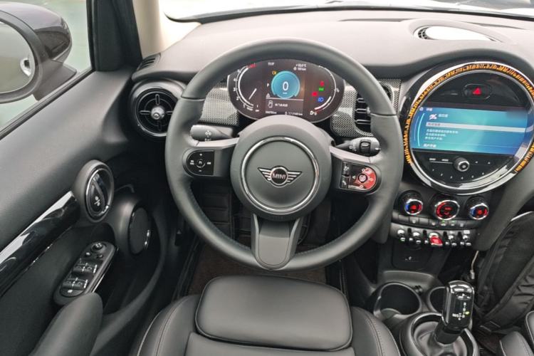 Used MINI 2022 Updated 1.5T COOPER Classic Edition Five-Door Version Steering Wheel